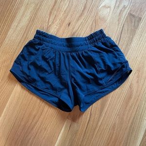 Lululemon hotty hot 2.5 shorts